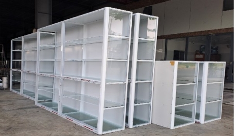 Gia công tủ kính inox