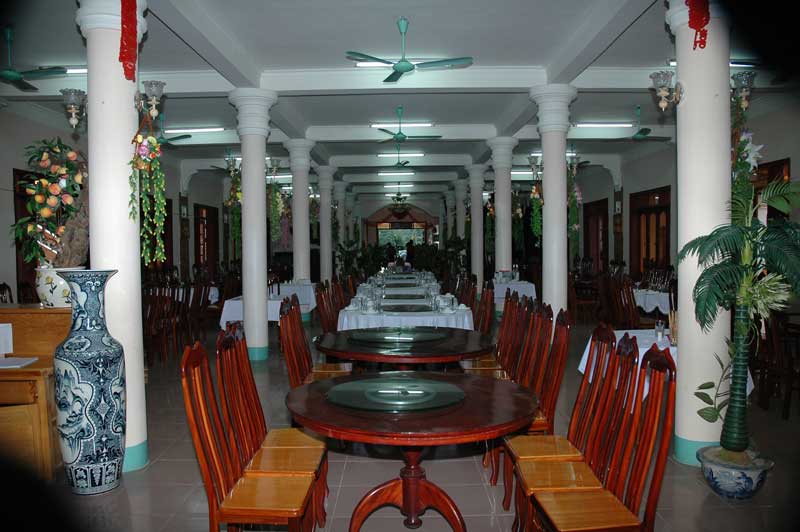 Nhà hàng - Khu Du Lịch Sinh Thái Him Lam