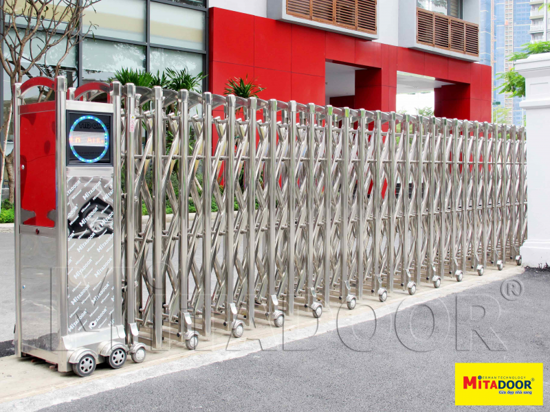 Cửa cổng xếp - Công Ty TNHH Cửa Minh Tâm