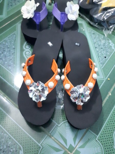 Kết cườm giày dép