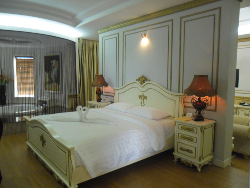 White Palace Hotel - Khách Sạn White Palace- Công Ty CP Du Lịch Hà Tĩnh