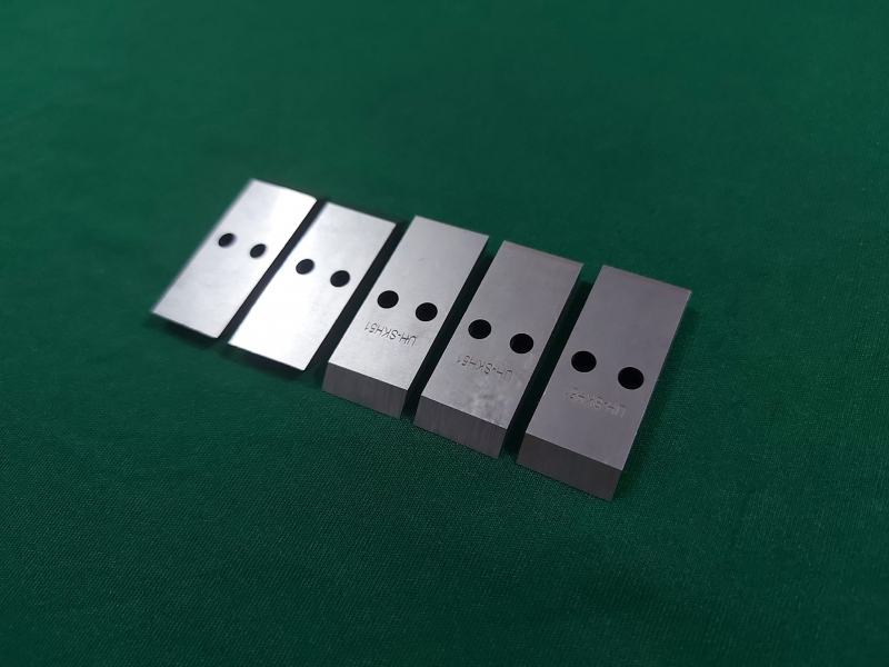 Dao cắt hạt nhựa 41.9x16.6x3.5
