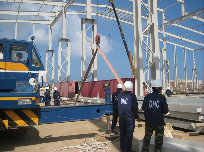 Gia công lắp đặt thiết bị nâng hạ tại KCN Dung Quất - Công Ty Cổ Phần Cơ Khí Và Lắp Máy Đại Hãn