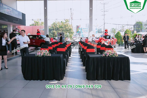 Sản xuất bàn ghế sự kiện