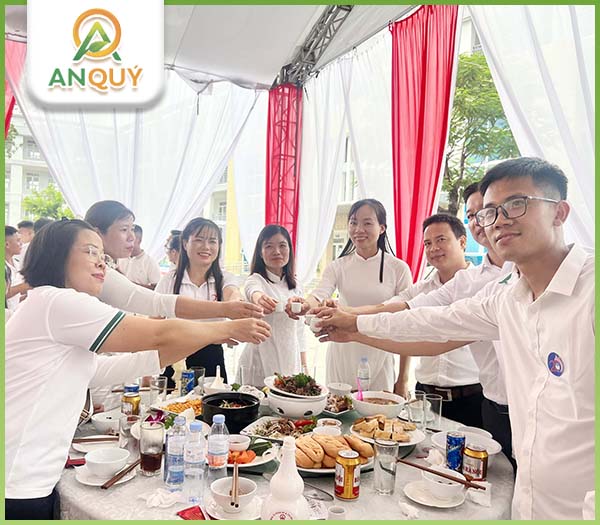 Dịch vụ tiệc gặp mặt
