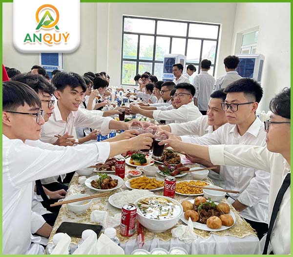 Dịch vụ tiệc liên hoan