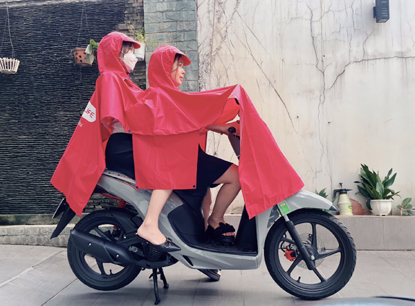 Áo mưa cánh dơi 2 đầu