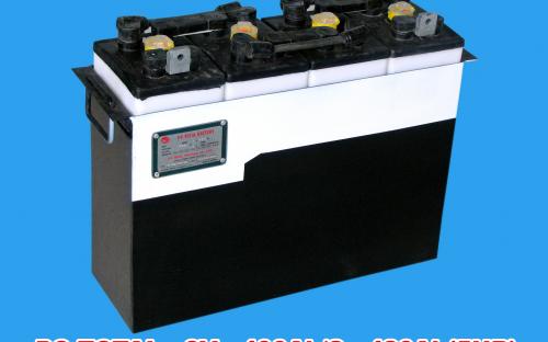 Ắc quy đầu máy xe lửa