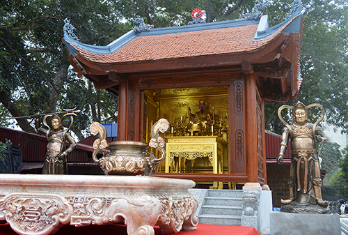 Đền thờ Đức Thánh Trần dát 100 cây vàng 9999 tại Quảng Ninh