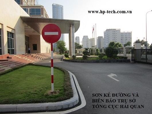 Biển báo giao thông - Trang Thiết Bị An Toàn Giao Thông HP-TECH  - Công Ty Cổ Phần  Tư Vấn Kỹ Thuật Công Nghệ Thương Mại Hoàng Phú