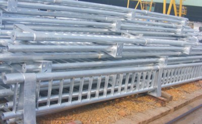 Lan can - Trang Thiết Bị An Toàn Giao Thông HP-TECH  - Công Ty Cổ Phần  Tư Vấn Kỹ Thuật Công Nghệ Thương Mại Hoàng Phú