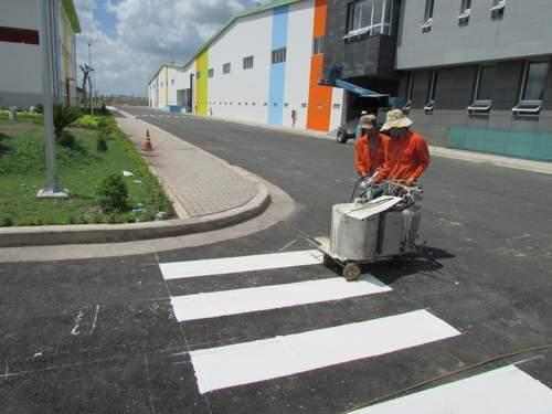 Thi công sơn giao thông