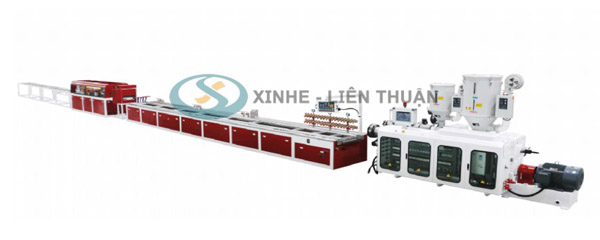 Máy sản xuất sàn nhựa trên nước PE