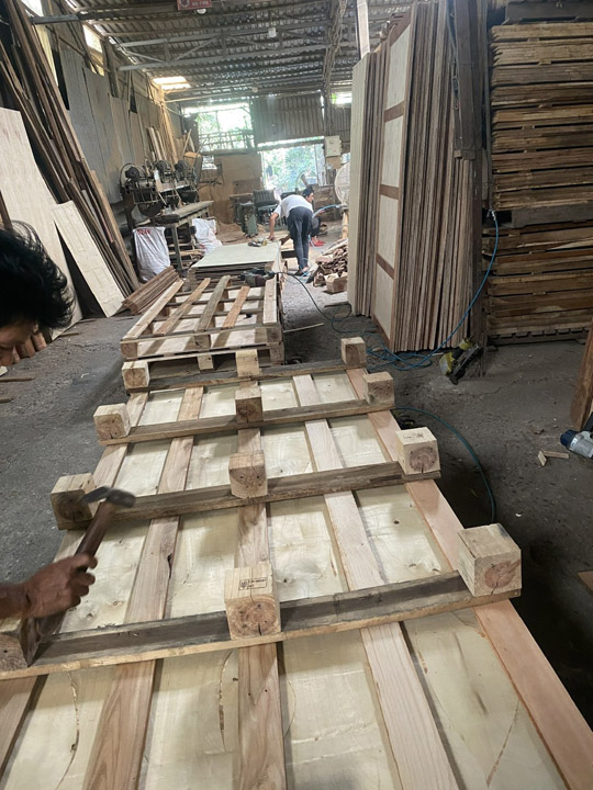 Pallet gỗ