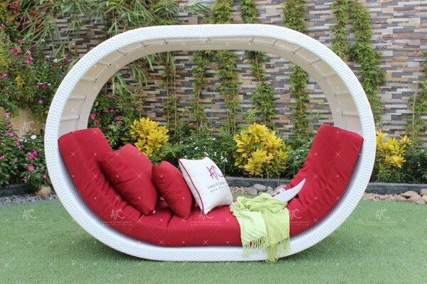 Giường tắm nắng độc đáo hình ống RABD-111