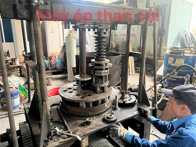 Máy ép than củi