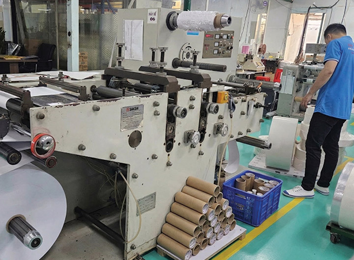 Máy bế và xẻ HSN