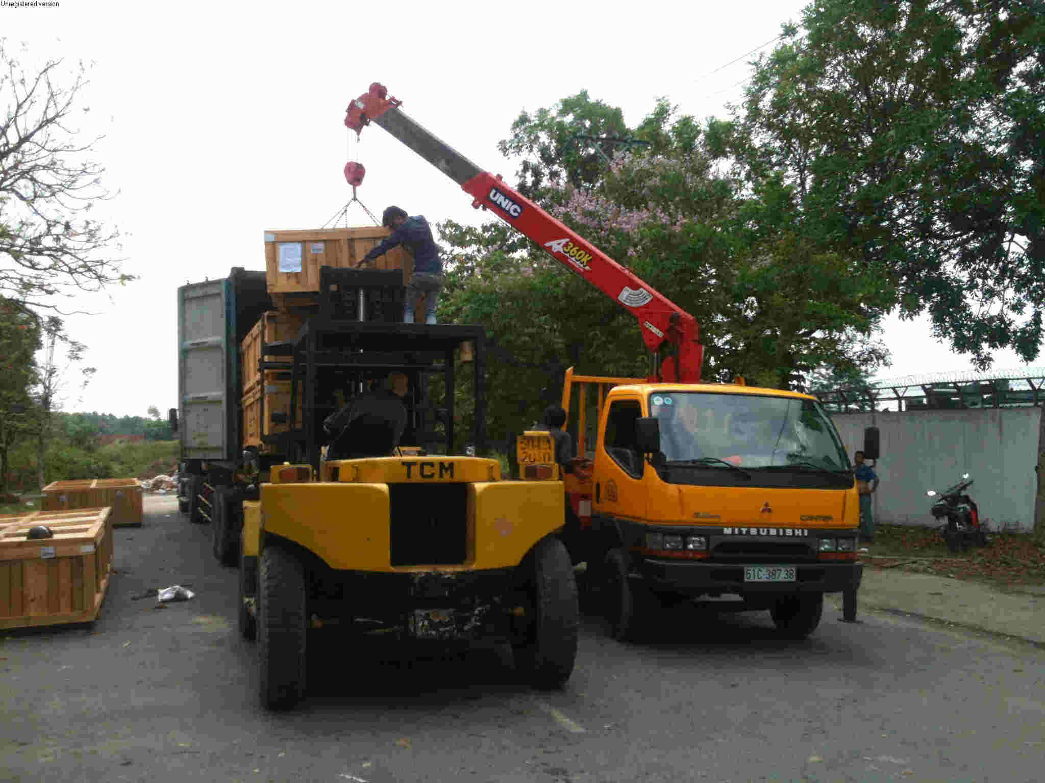 Bốc xếp hàng - Logistic ánh Kim - Công Ty TNHH Dịch Vụ Và Thương Mại Quốc Tế ánh Kim
