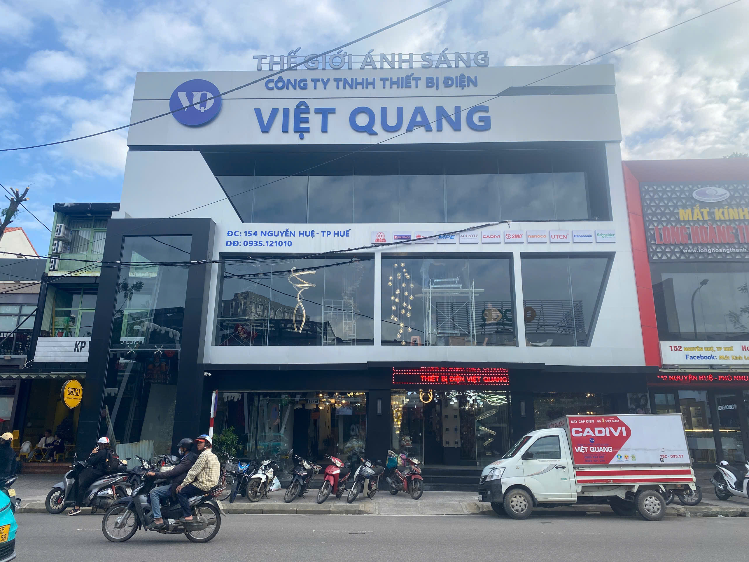 Thi công bảng biển quảng cáo - Quảng Cáo Trường Hà - Công Ty TNHH Đầu Tư Xây Dựng Quảng Cáo Trường Hà