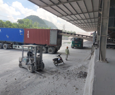 Đội xe vận chuyển