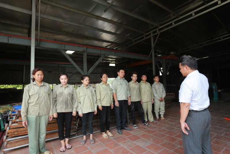 Đội ngũ cán bộ công nhân viên - Sơn Tĩnh Điện Thanh Tùng - Công Ty TNHH Thương Mại Và Cơ Khí Thanh Tùng