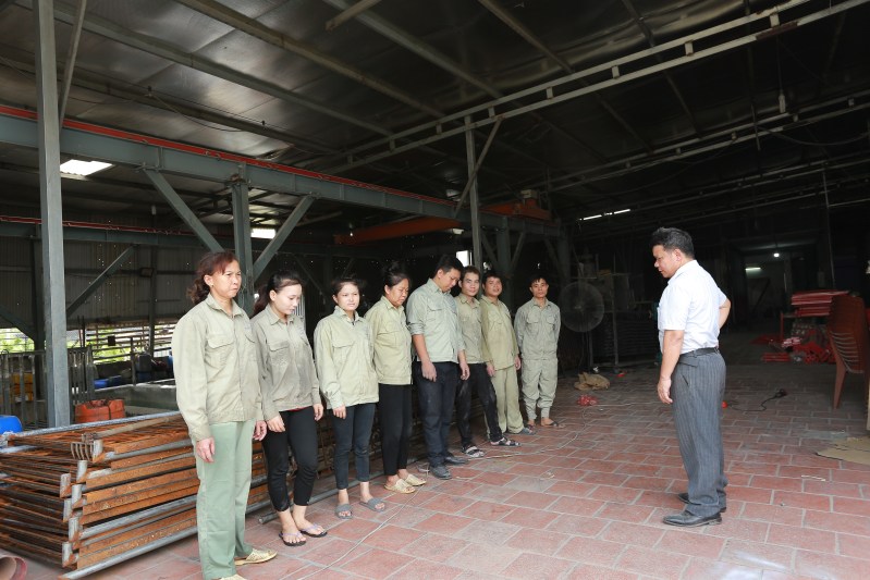 Đội ngũ cán bộ công nhân viên - Sơn Tĩnh Điện Thanh Tùng - Công Ty TNHH Thương Mại Và Cơ Khí Thanh Tùng
