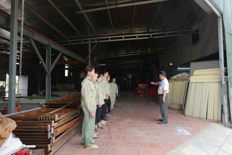 Đội ngũ cán bộ công nhân viên - Sơn Tĩnh Điện Thanh Tùng - Công Ty TNHH Thương Mại Và Cơ Khí Thanh Tùng