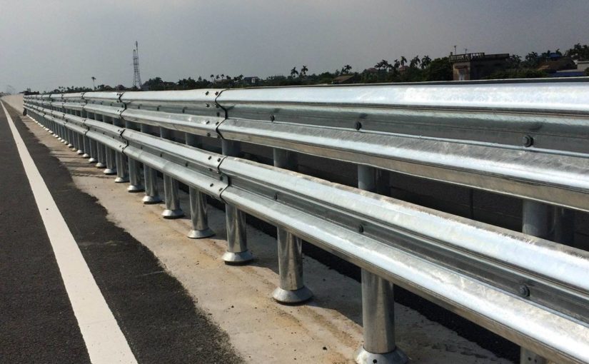 Hộ lan, tôn sóng sơn tĩnh điện - Sơn Tĩnh Điện Thanh Tùng - Công Ty TNHH Thương Mại Và Cơ Khí Thanh Tùng