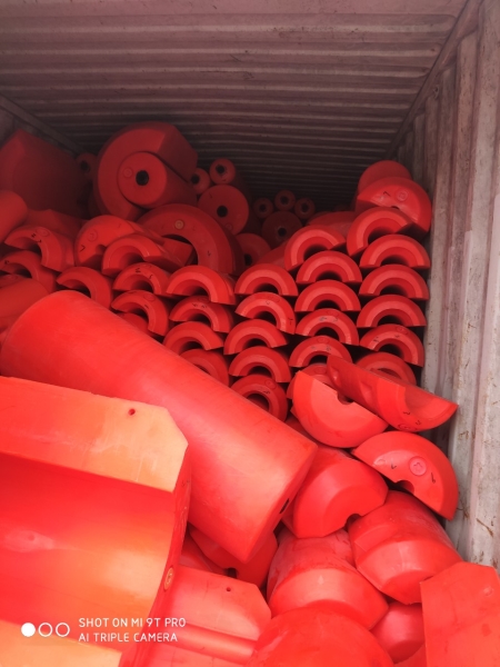 Phao chặn rác hồ thủy điện