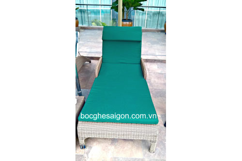 Ghế hồ bơi khách sạn Eastin Grand