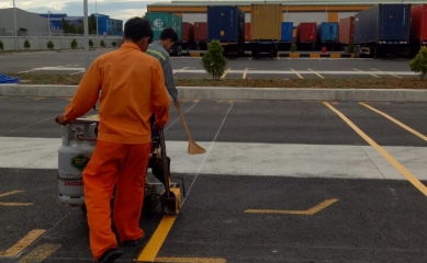 Thi công sơn kẻ vạch đường KCN Vsip II - Sơn Thiên Long - Công Ty TNHH Thương Mại Dịch Vụ Sơn Thiên Long