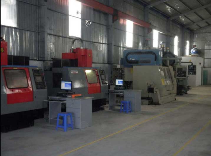 Máy trung tâm gia công CNC