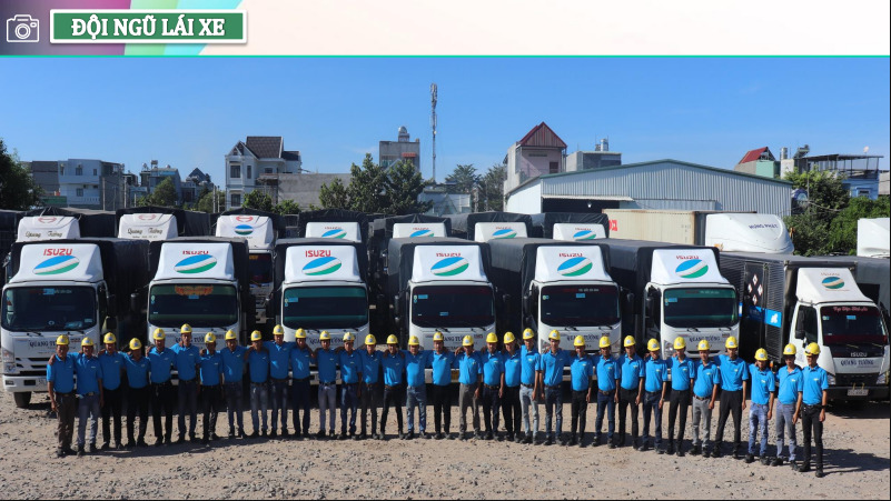 Hình ảnh đội ngũ lái xe Quang Tường - Vận Tải Quang Tường - Công Ty TNHH Giải Pháp Vận Tải Quang Tường