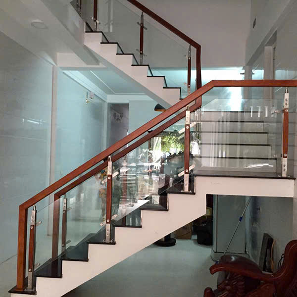 Cầu thang kính - Nhôm Kính Nhà Đẹp - Công ty TNHH Nhôm Kính Nhà Đẹp