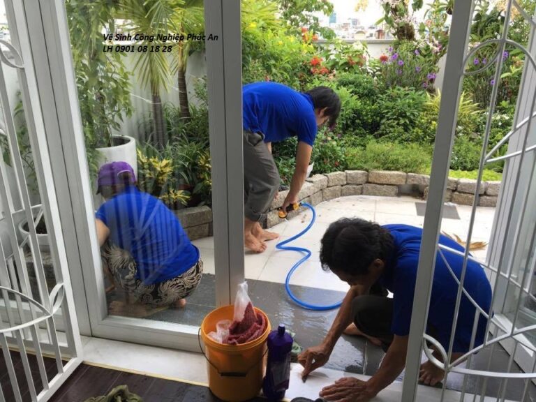 Dịch vụ vệ sinh sân vườn - Vệ Sinh Công Nghiệp Phúc An - Công Ty TNHH Vệ Sinh Công Nghiệp Phúc An