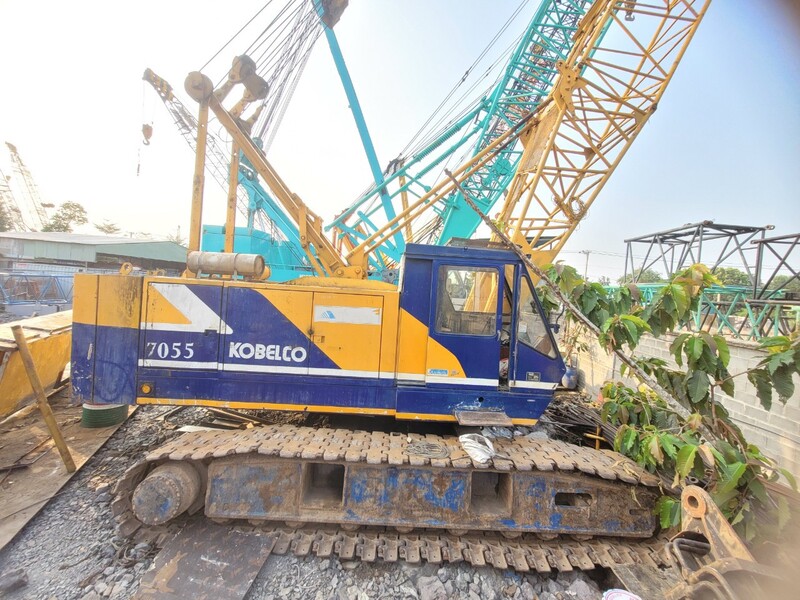 Máy cẩu Kobelco 7055