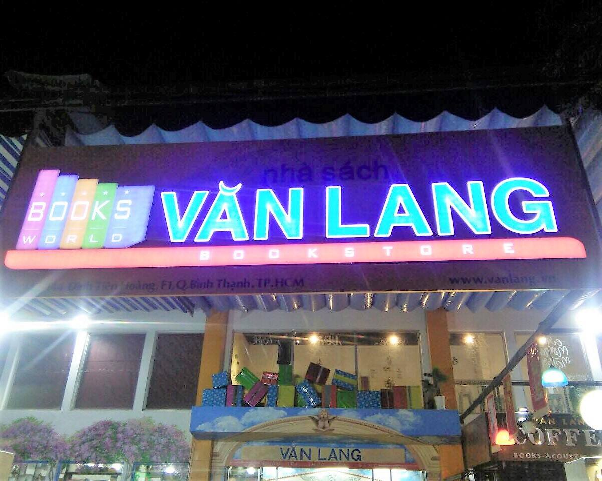 Bảng hiệu quảng cáo