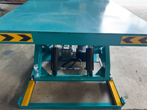 Bàn nâng điện thủy lực