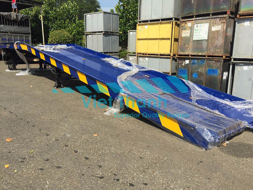 Cầu dẫn lên container tại Công ty Cao Su Bình Long - tỉnh Bình Phước