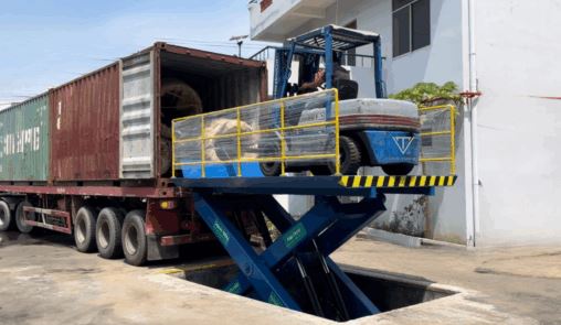 Thang nâng thủy lực