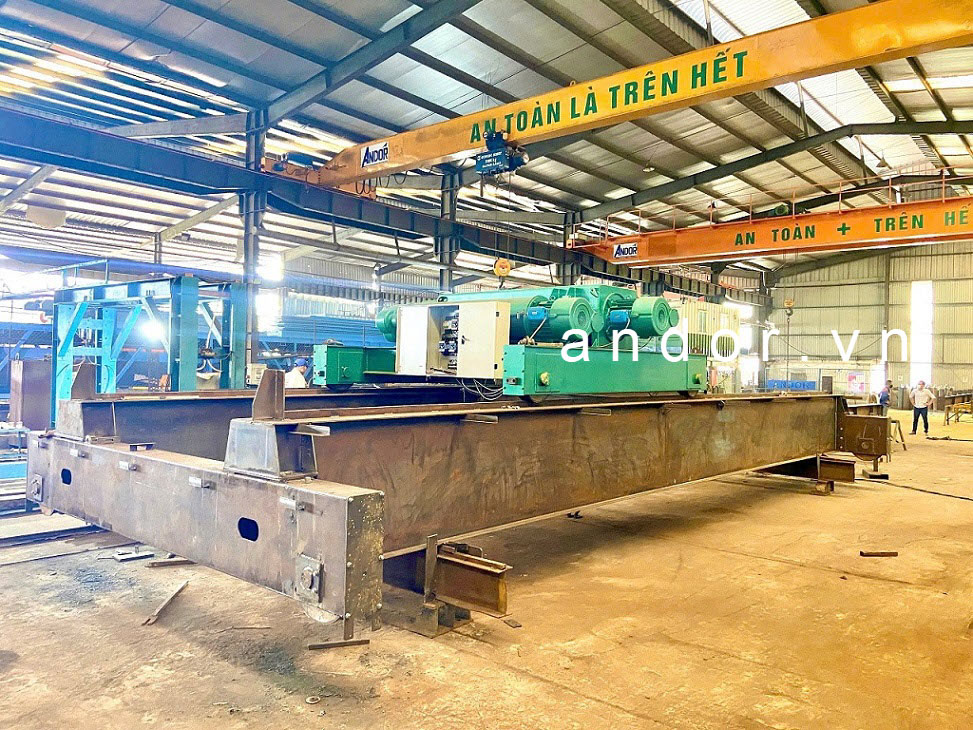 Tổ hợp cầu trục tại xưởng ANDOOR
