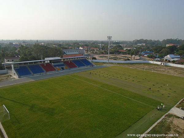 Sân bóng đá cỏ tự nhiên 11 người Svay Rieng - Thể Thao Quang Tuyến - Công Ty TNHH Thể Thao Quang Tuyến