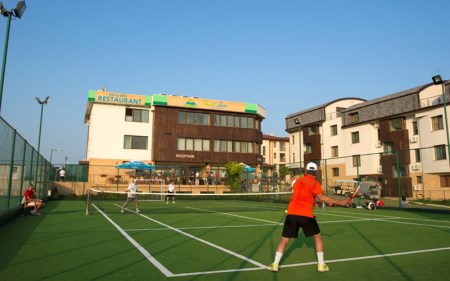 Cỏ nhân tạo sân Tennis - Công Ty TNHH Thương Mại - Sản Xuất - Xây Dựng V.E.C