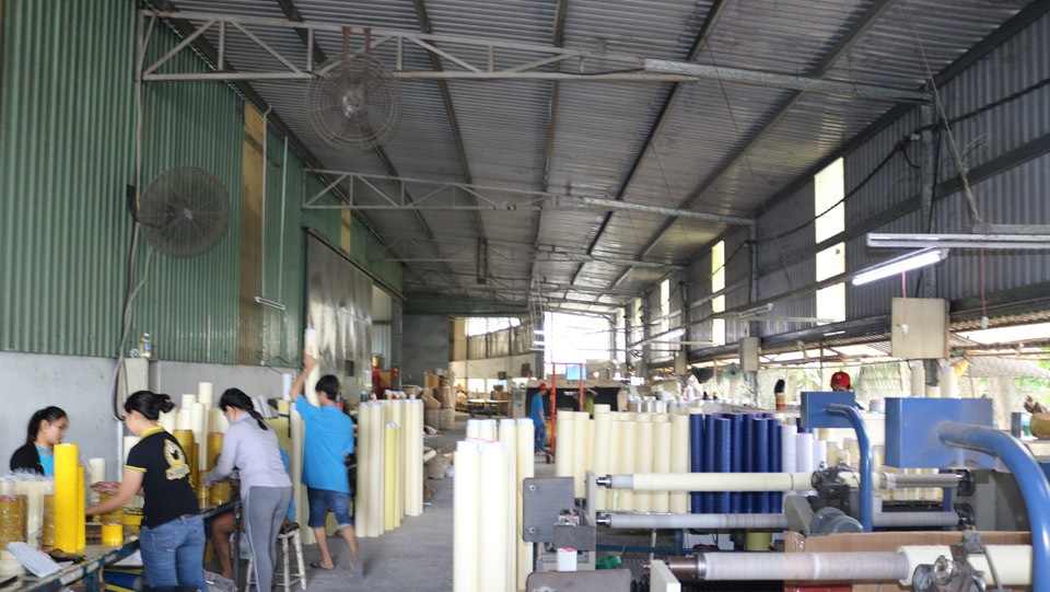 Xưởng sản xuất băng keo - Màng PE Hồng Nhật Phát - Công Ty Trách Nhiệm Hữu Hạn Sản Xuất Thương Mại Hồng Nhật Phát