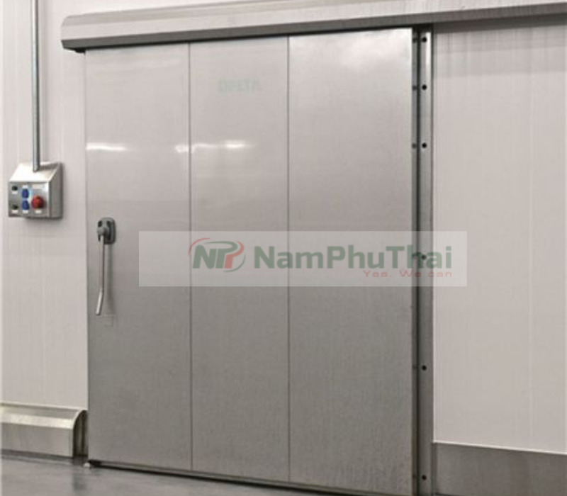 Cửa trượt kho lạnh - Điện Lạnh Công Nghiệp Nam Phú Thái - Công Ty Cổ Phần Công Nghiệp Lạnh Nam Phú Thái