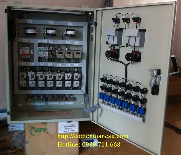 Tủ điều khiển bơm nước Chiller - Công Ty TNHH Thiết Bị Tự Động Hóa Toàn Cầu