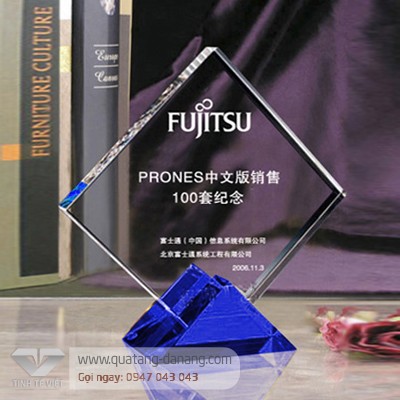 Biểu trưng pha lê - TTV 0020 - Quà Tặng Tinh Tế Việt - Công Ty TNHH Tinh Tế Việt