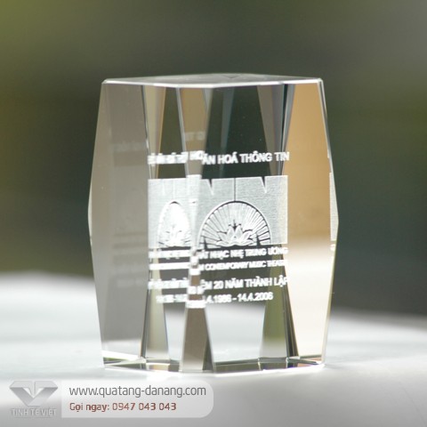 Chặn giấy pha lê - TTV 008 - Quà Tặng Tinh Tế Việt - Công Ty TNHH Tinh Tế Việt