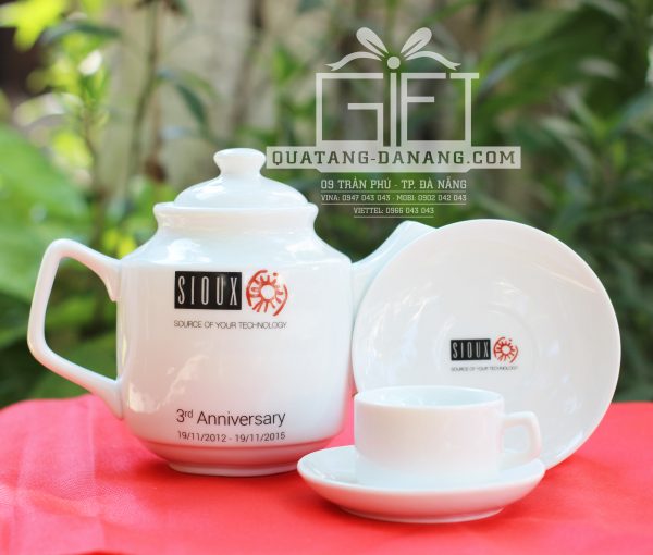 Bộ ấm chén sứ