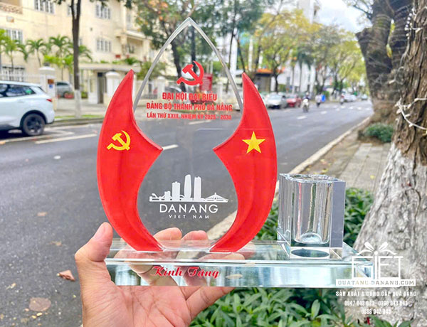 Cắm bút pha lê